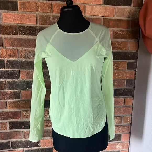 Women's Light Green Long Sleeve Athleta Top - Picture 1 of 6
